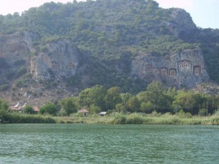 Les tombes lyciennes de Kaunos