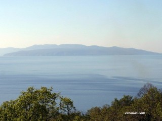 L'île de Cres ou Cherso au large de Rijeka