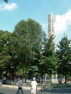 L'oblisque de pierre