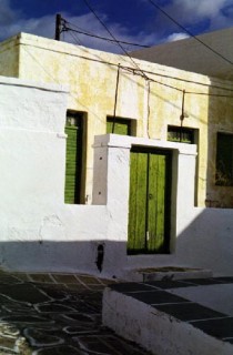 Maison aux volets verts