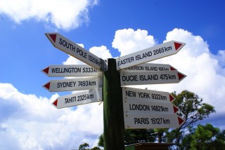 Panneau indicateur des distances depuis Pitcairn