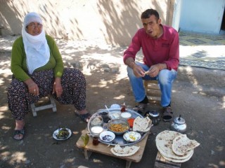 Petit déjeuner dans un village kurde