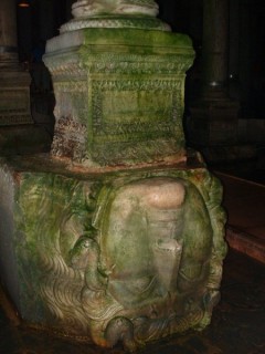 Pilier  tte de Gorgone (2)