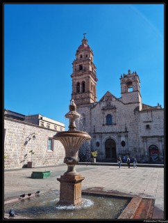 Plaza de San Agust�n et le temple