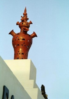 Pot de chemine aux formes curieuses