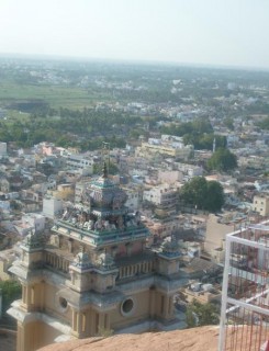 Pour dominer le temple en bas
