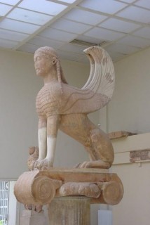 Le sphinx ail des naxiens