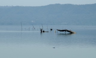 Sur le lac Bosomtwi