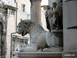 Un lion médiéval, cathédrale de Split