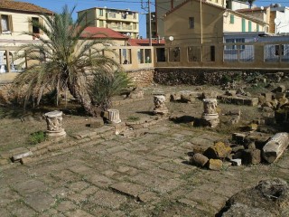 Vestiges du forum de Cesarea