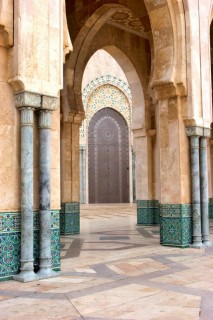 Voutes et portail  l'intrieur de la mosque