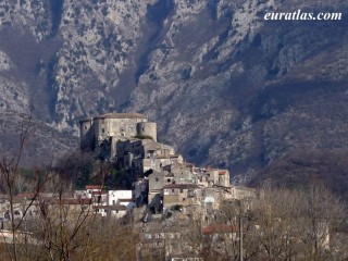 Vue de Prata Sannita avec le château