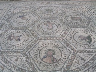 Photo de la cit romaine d'Italica prs de...