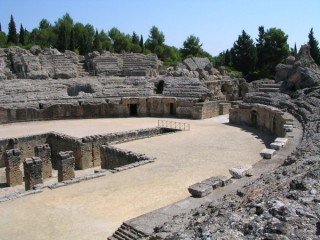 Photo de la cit romaine d'Italica prs de...