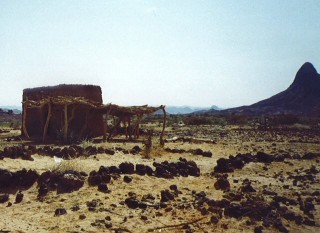 Une épicerie isolée ! Une épicerie isolée !