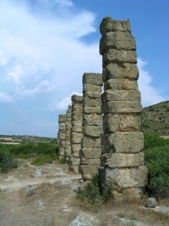 Aqueduc et ruines romaines de Layana (Aragon) Aqueduc et ruines romaines de Layana (Aragon)