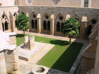 RUEDA : Photo du cloître depuis la galerie... RUEDA : Photo du cloître depuis la galerie...