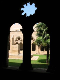 RUEDA : Photo du cloître depuis une galerie... RUEDA : Photo du cloître depuis une galerie...