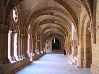 RUEDA : Photo d'une galerie du cloître RUEDA : Photo d'une galerie du cloître