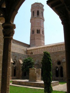 RUEDA : Photo du clocher depuis une galerie... RUEDA : Photo du clocher depuis une galerie...