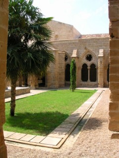 RUEDA : Photo du cloître depuis une galerie... RUEDA : Photo du cloître depuis une galerie...