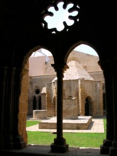 RUEDA : Photo du cloître depuis une galerie... RUEDA : Photo du cloître depuis une galerie...