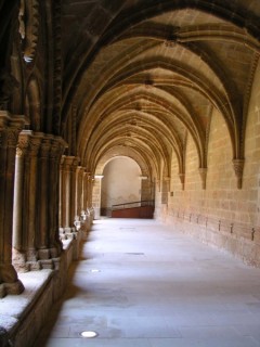RUEDA : Photo d'une des galeries du cloître RUEDA : Photo d'une des galeries du cloître