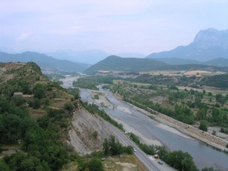 Vue du village pyrnen d'Ainsa (Pyrnes...