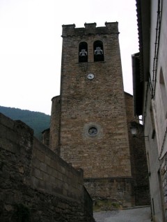 Vue de Torla (Pyrénées Aragonaises) Vue de Torla (Pyrénées Aragonaises)