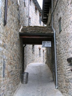 Vue de Torla (Pyrénées Aragonaises) Vue de Torla (Pyrénées Aragonaises)