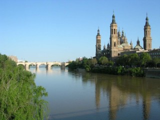 Saragosse : l'Ebre, le pont romain et la... Saragosse : l'Ebre, le pont romain et la...