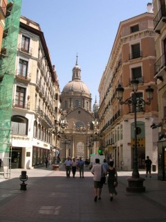 Saragosse : rue Alfonso I en plein centre ville; au...