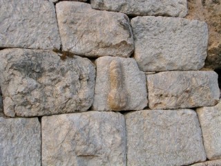 Vue du phallus protecteur de la cit, sculpt ...