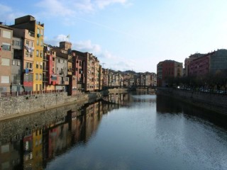 Grone (Catalogne) - Vue de Grone et de...