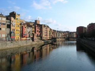 Grone (Catalogne) - Vue de Grone et de...