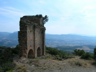 Paysage Pyrénéen sur la route entre Urgell et Tremp...