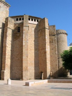 Paysage Pyrénéen sur la route entre Urgell et... Paysage Pyrénéen sur la route entre Urgell et...