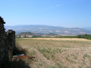 Paysage Pyrénéen sur la route entre Urgell et... Paysage Pyrénéen sur la route entre Urgell et...