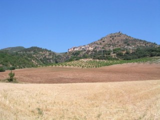 Paysage Pyrénéen sur la route entre Urgell et... Paysage Pyrénéen sur la route entre Urgell et...