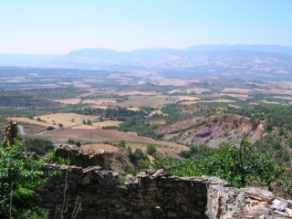Paysage Pyrénéen sur la route entre Urgell et... Paysage Pyrénéen sur la route entre Urgell et...