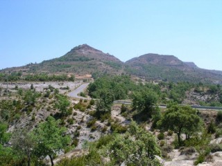 Paysage Pyrénéen sur la route entre Urgell et... Paysage Pyrénéen sur la route entre Urgell et...