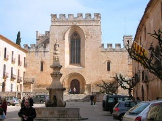 Vue du monastère de Santes Creus (Catalogne) Vue du monastère de Santes Creus (Catalogne)