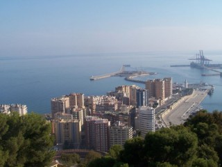 Photo du Gibralfaro et de la ville de Malaga...
