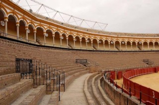 MAESTRANZA : Photo de la Maestranza (arnes) ...