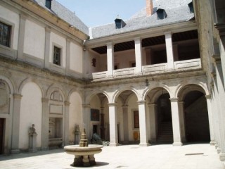 Patio et fontaine