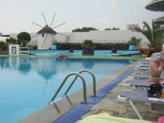Piscine hotel mediteranean beach