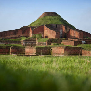 Ruines du Vihara bouddhique de Paharpur