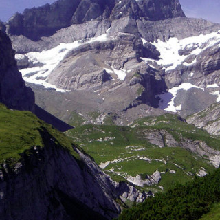 Haut lieu tectonique suisse Sardona