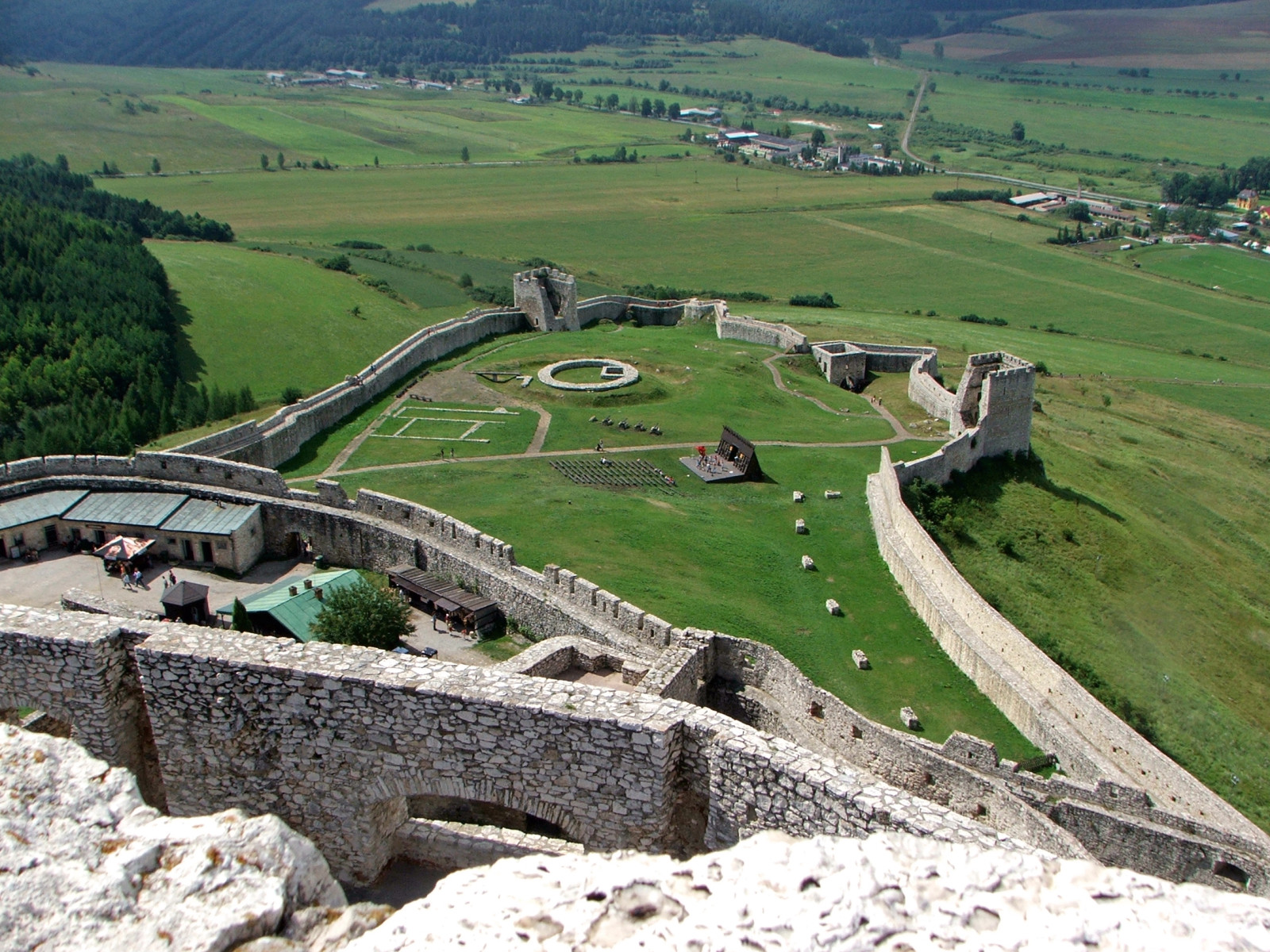 Les fortifications basses