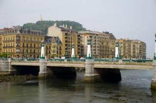 Photo de la ville de Saint-Sebastien (Pays Basque) Photo de la ville de Saint-Sebastien (Pays Basque)